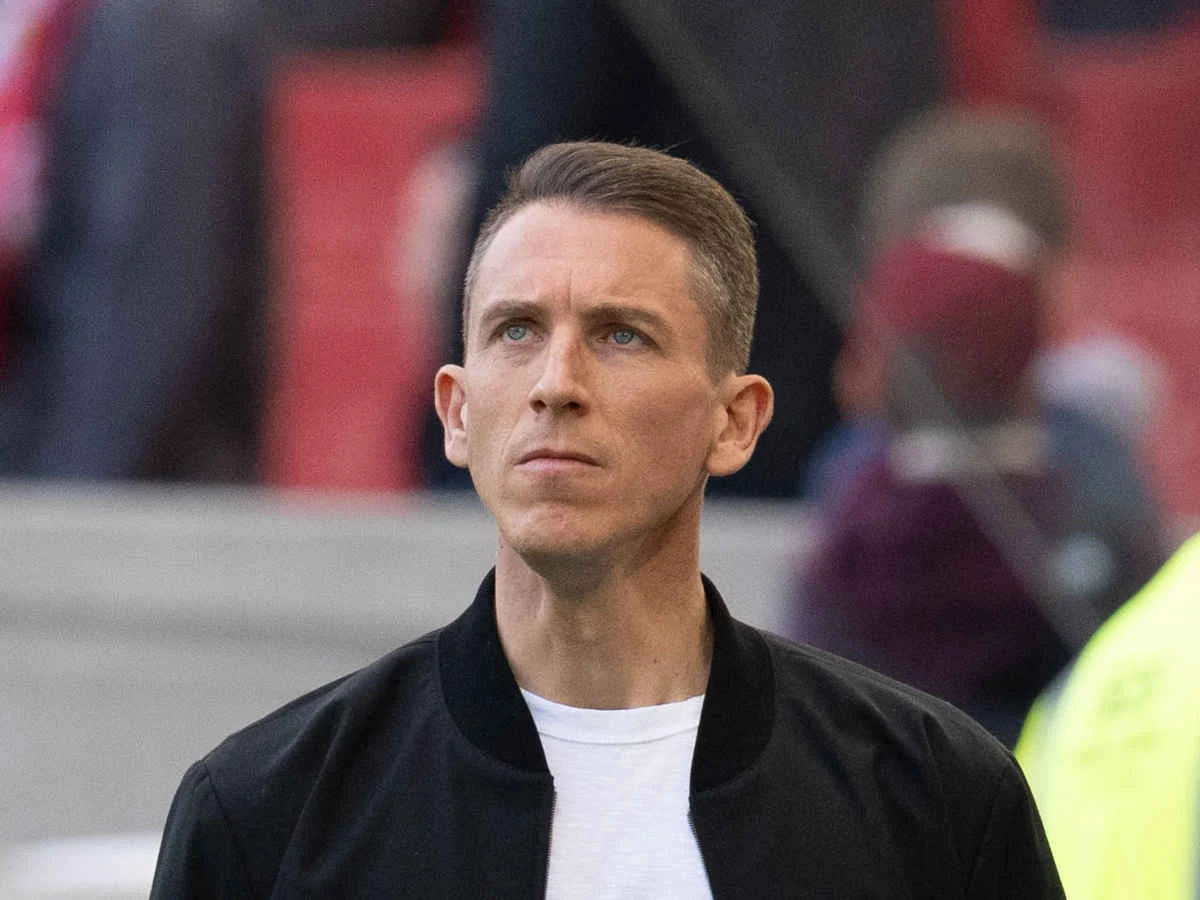 Wolfsburgs Trainer Daniel Bauer darf weitermachen