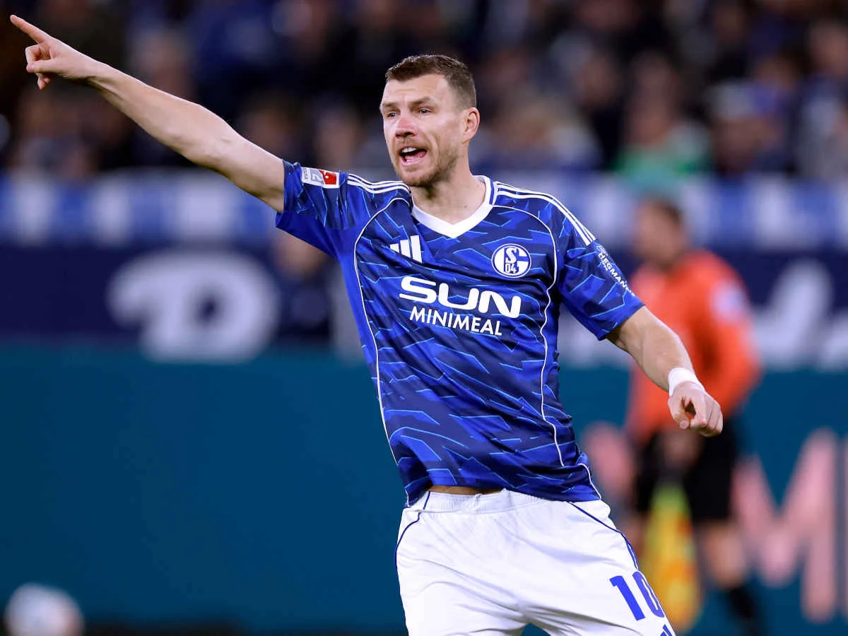 Schalke-Bosse haben sich Meinung über Verlängerung mit Dzeko gebildet