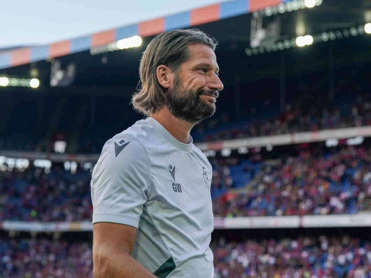 Der FC Basel verlängert mit seinem Goalietrainer