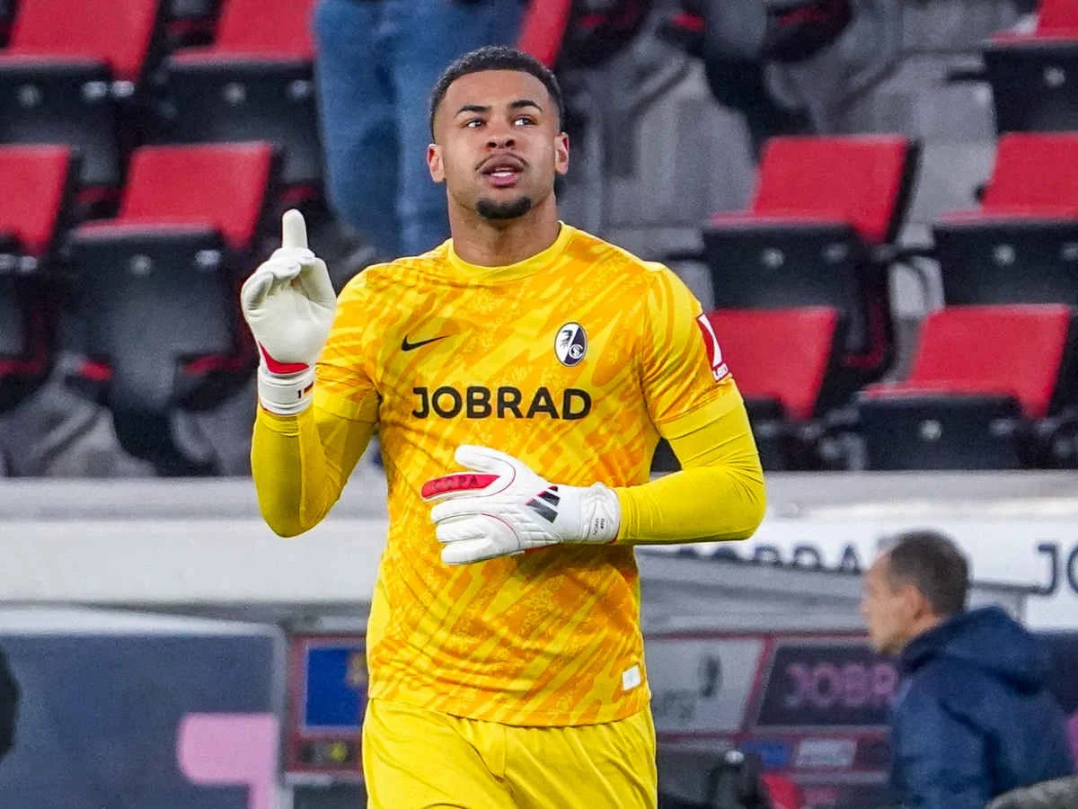 Freiburg-Goalie Noah Atubolu will im Sommer weiterziehen