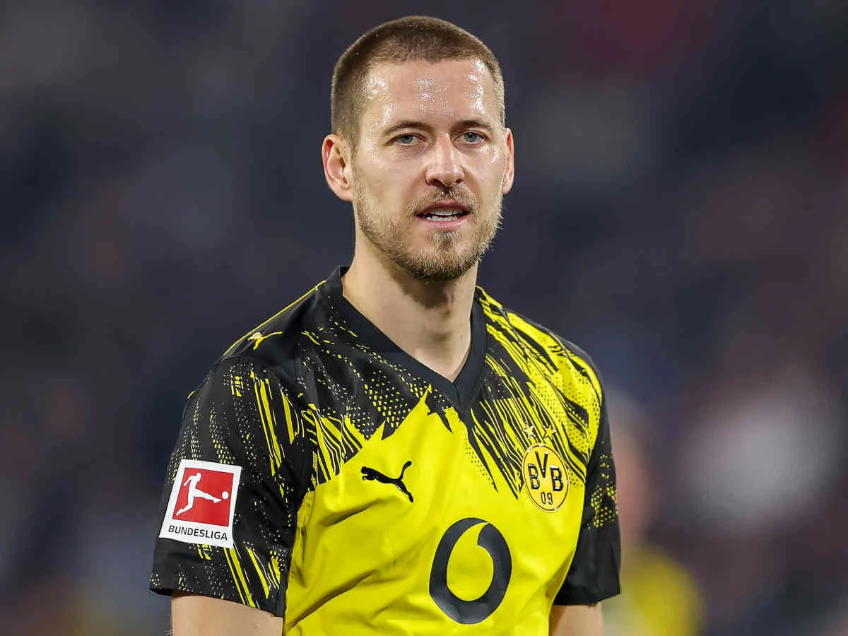 Überraschendes Premier League-Gerücht um BVB-Verteidiger Waldemar Anton