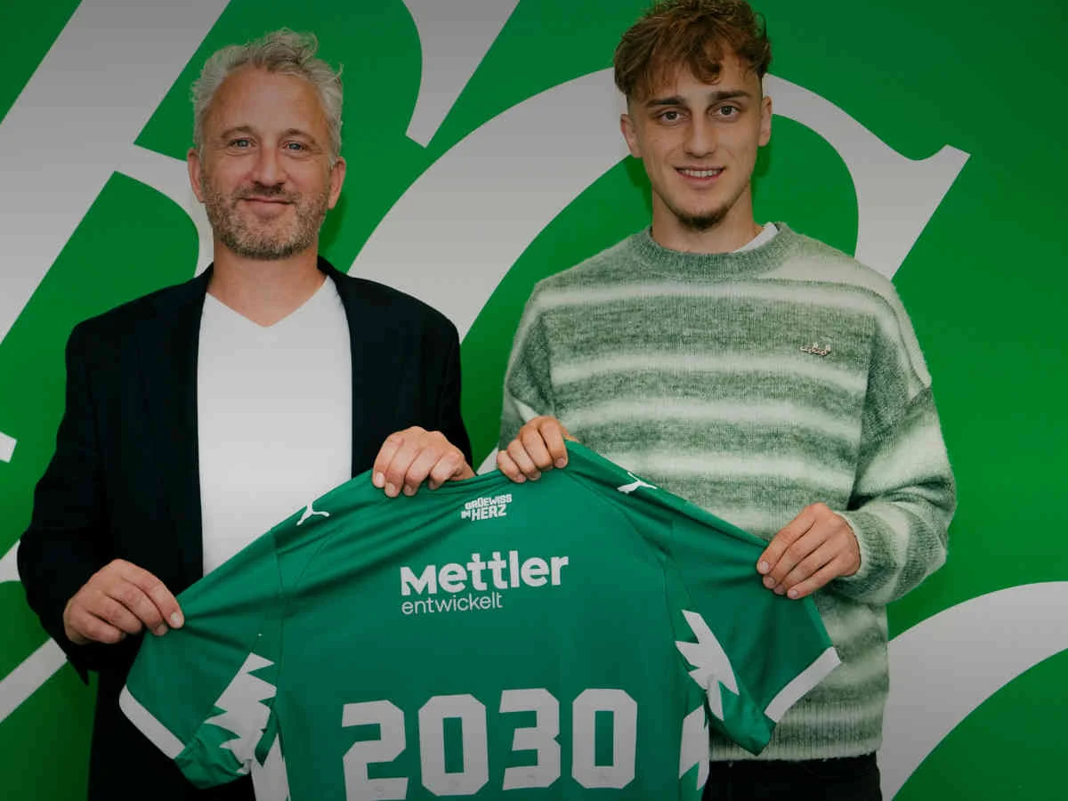 Der FC St. Gallen feiert Verlängerung mit Eigengewächs mit besonderem Video