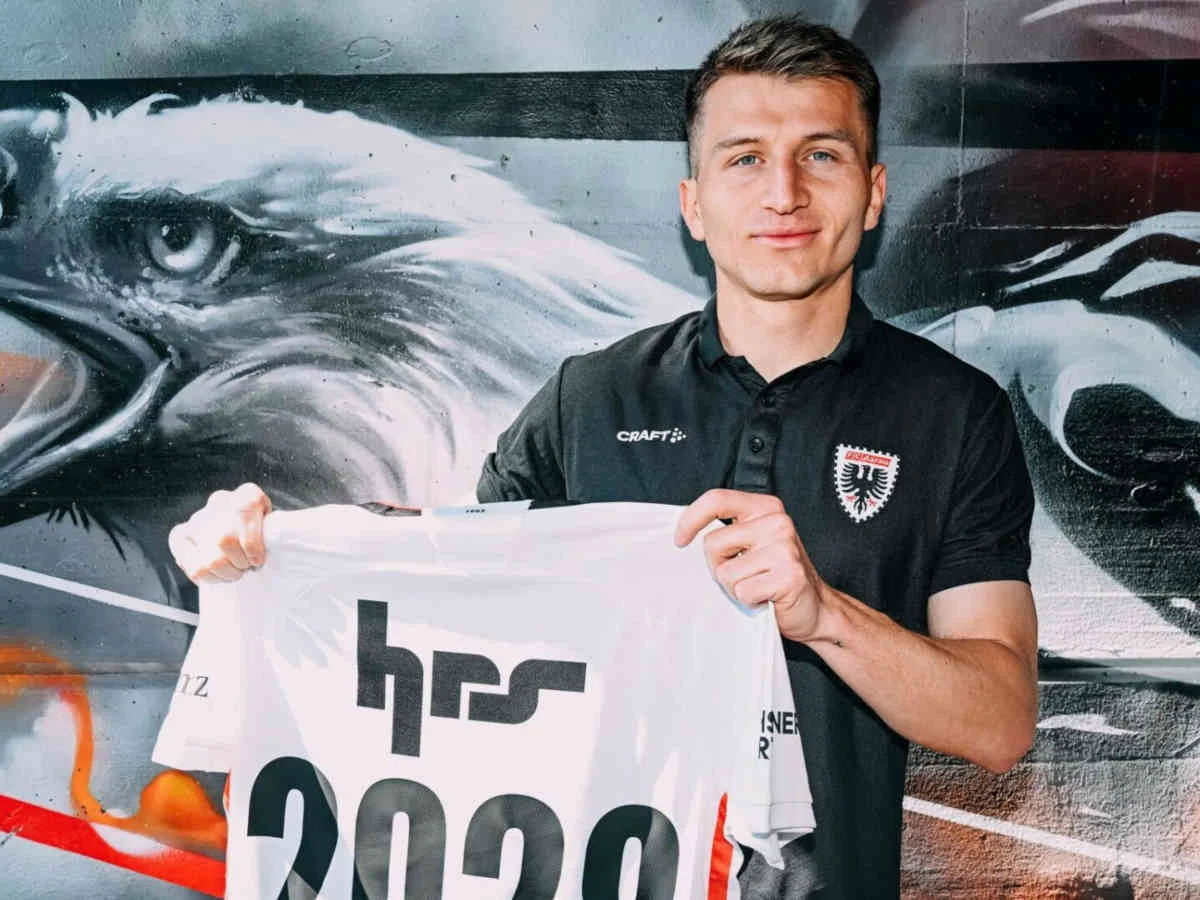 Der FC Aarau verkündet kurz vor Ligaspiel eine Vertragsverlängerung