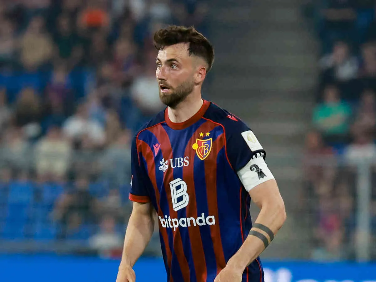 FCB-Profi Dominik Schmid verweist bei Zukunftsfrage auf seinen Vertrag