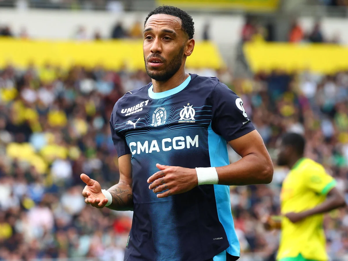 Manager mit Feuerlöscher besprüht: Marseille schmeisst Aubameyang raus