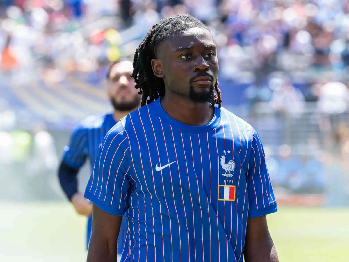 Manchester United zögert noch bei Manu Koné