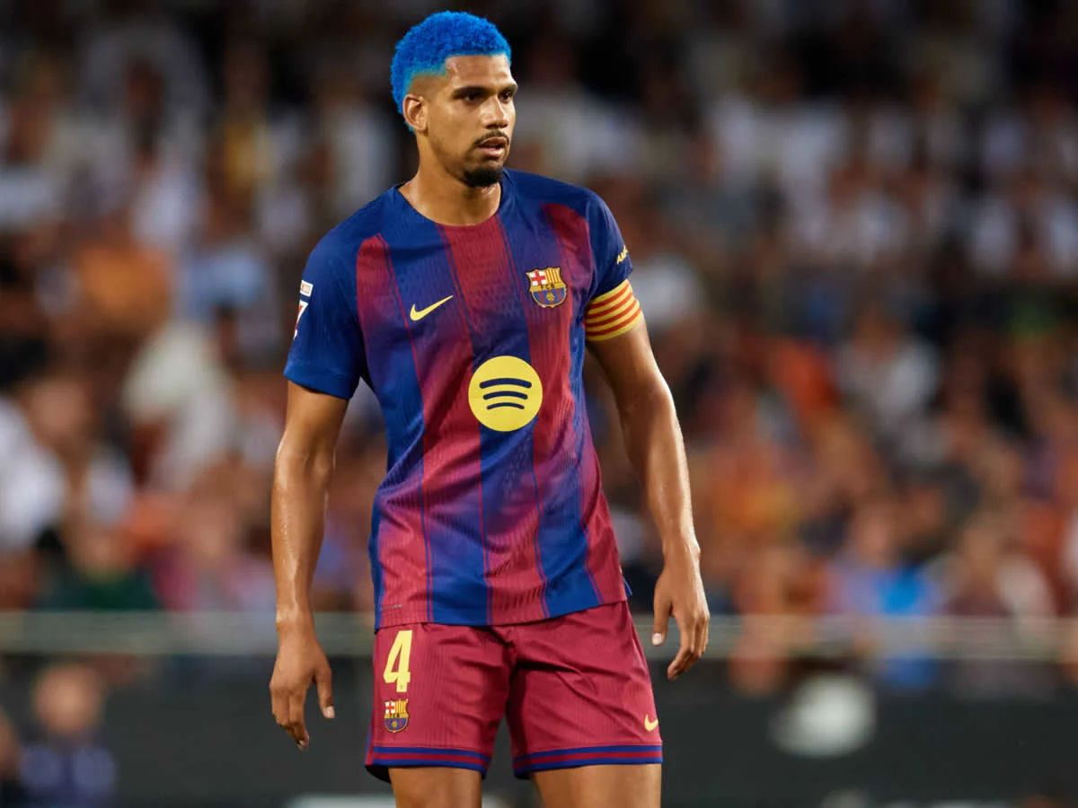 Ronald Araujo bereit Barça Probleme