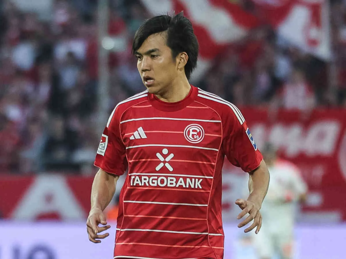 Japanischer Schalke-Neuzugang bestreitet den Medizintest