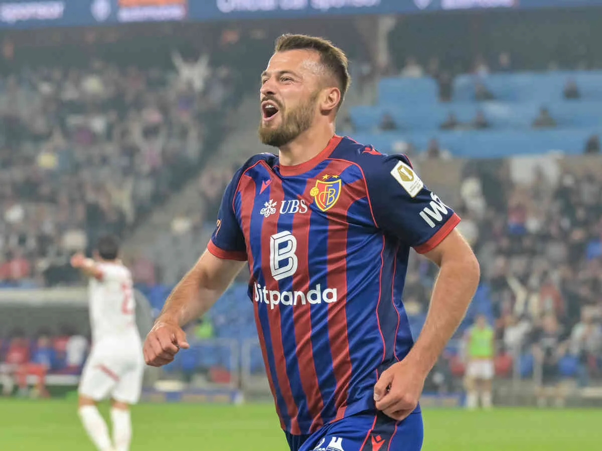 Lichtsteiner lobt Albian Ajeti für überragende Saisonvorbereitung