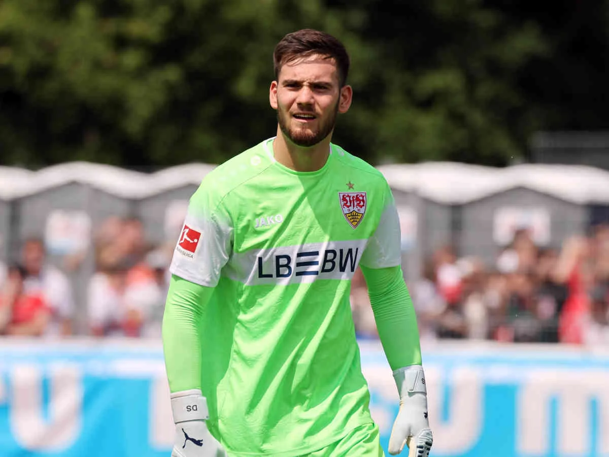 Stuttgarts neue Nummer 1 Dennis Seimen hat sich schwer verletzt
