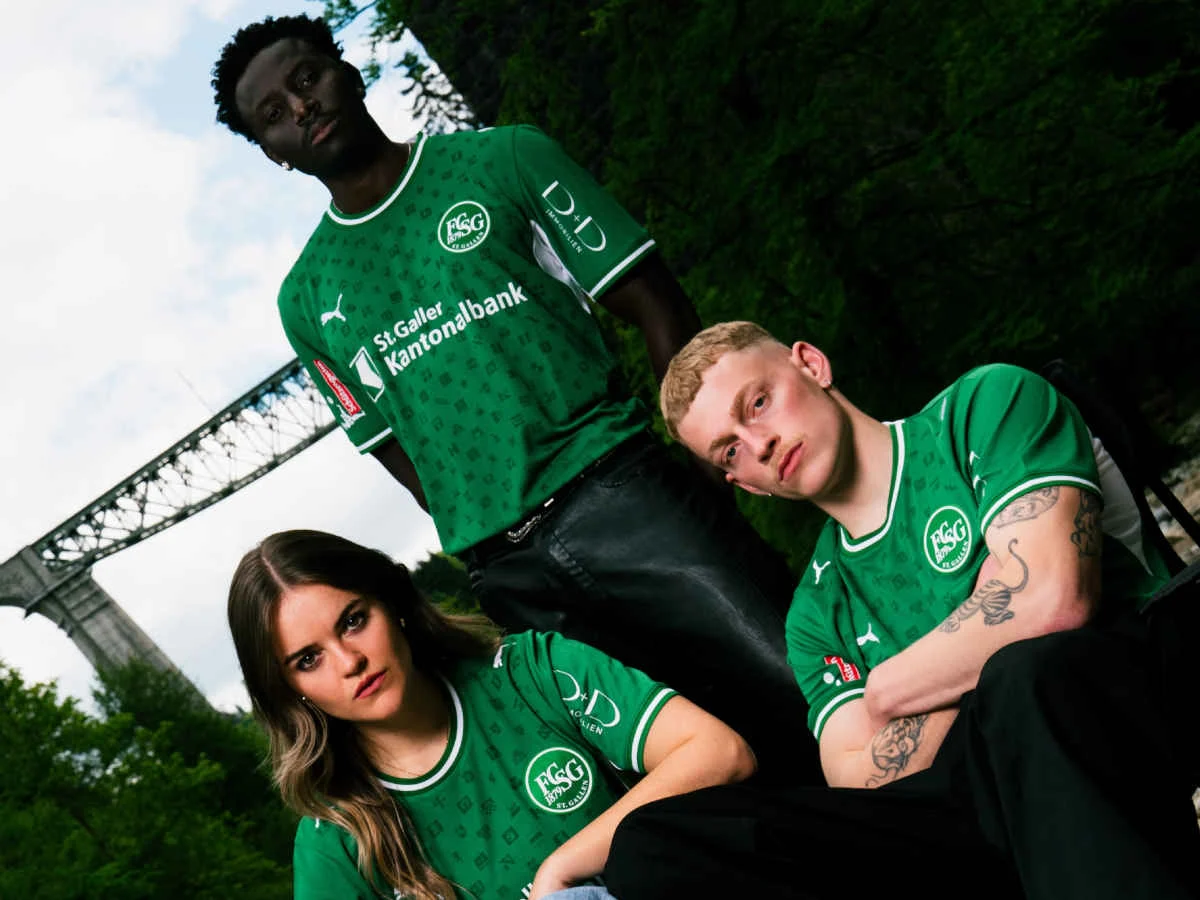 Der FC St. Gallen präsentiert seine neuen Trikots