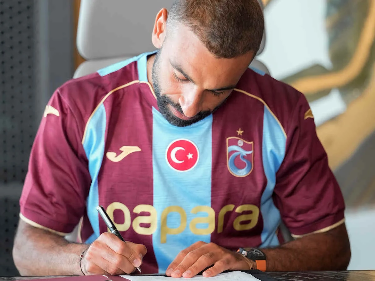 Trabzonspor zeigt Bilder der Vertragsunterzeichnung von Mohamed Salah