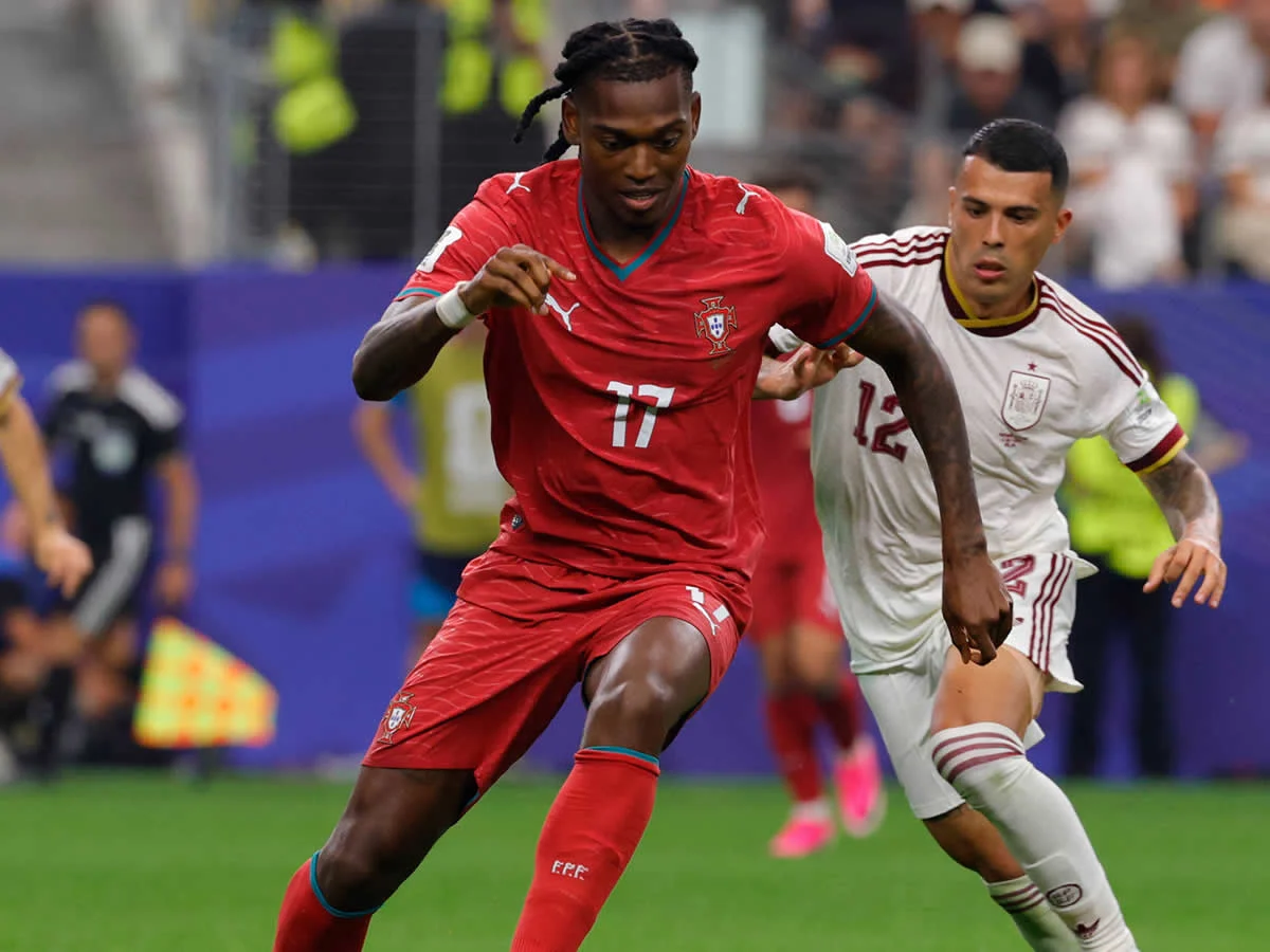 Fenerbahçe gibt neues Angebot für Milan-Stürmer Rafael Leão ab