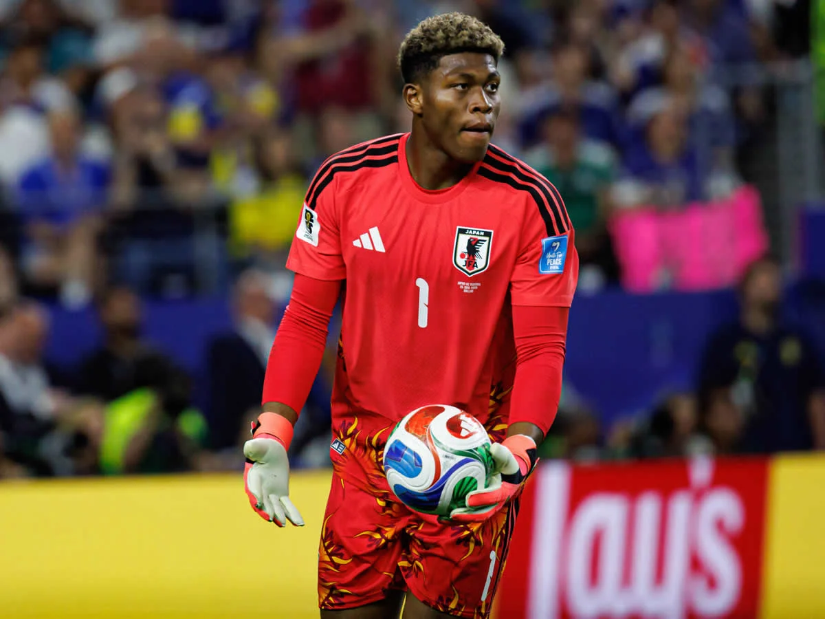 PSG gibt neues Angebot für Zion Suzuki ab