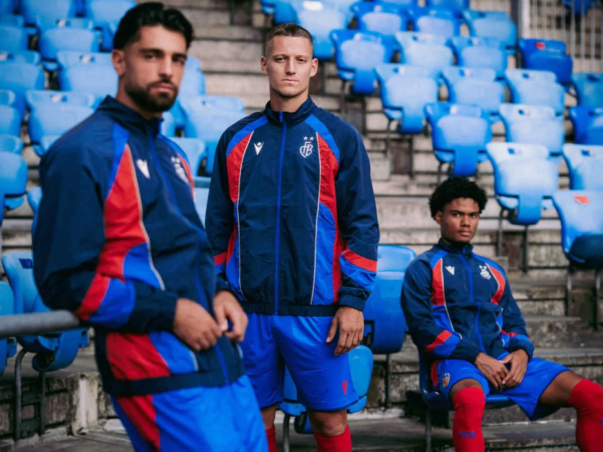 Der FC Basel verkauft seinen Fans eine besondere Jacke der Spieler