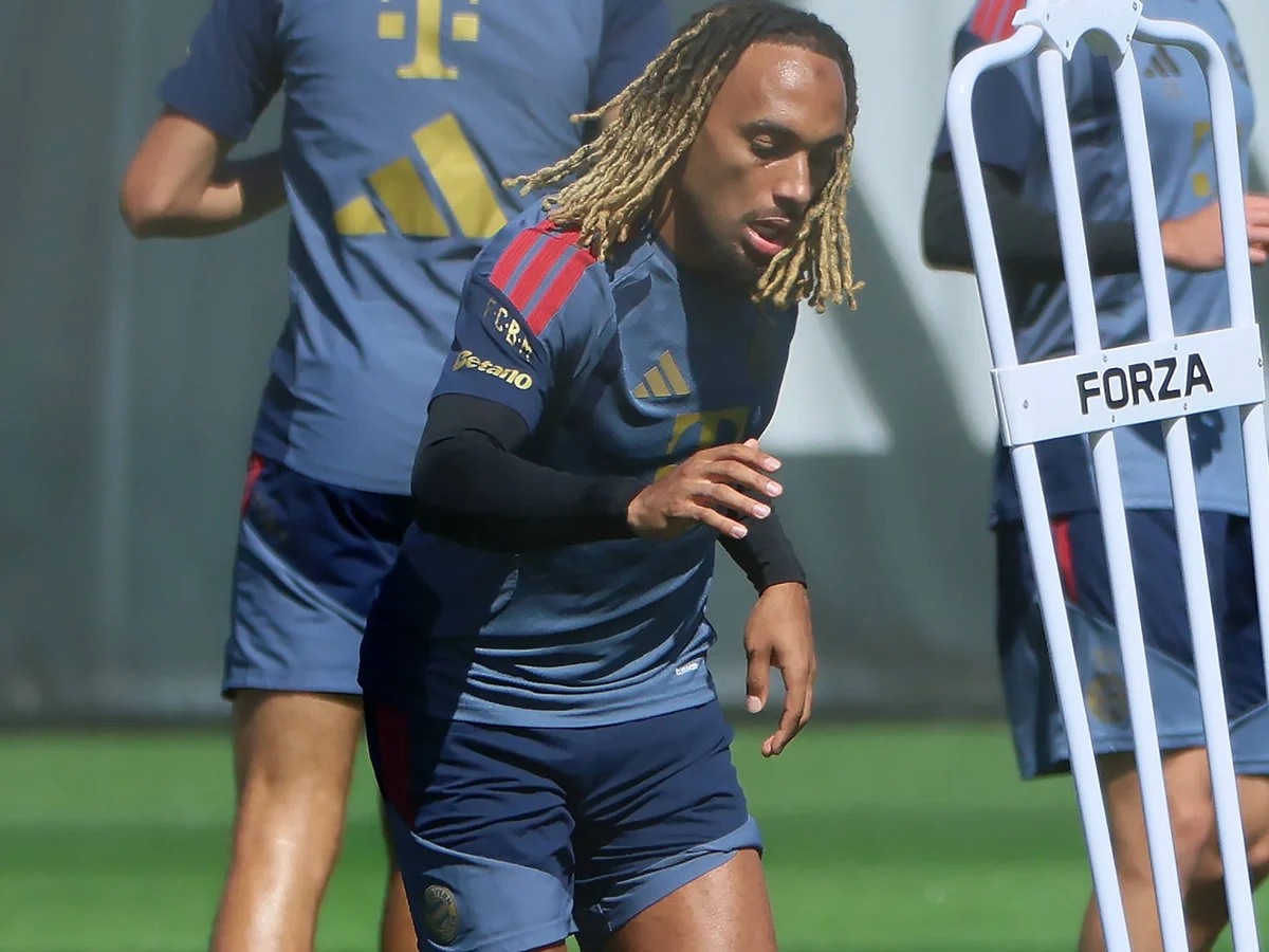 Sacha Boey könnte den FC Bayern doch noch verlassen