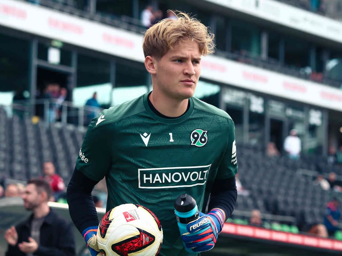 Ex-Luzern-Goalie Loretz bleibt in Hannover nach Trainerwechsel aussen vor