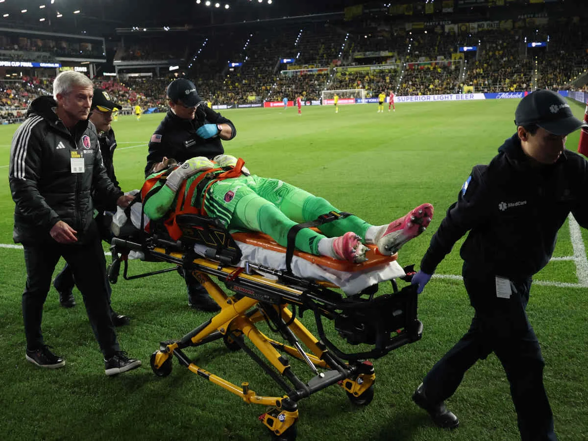 Ex-BVB-Goalie Roman Bürki wird in Spital eingeliefert