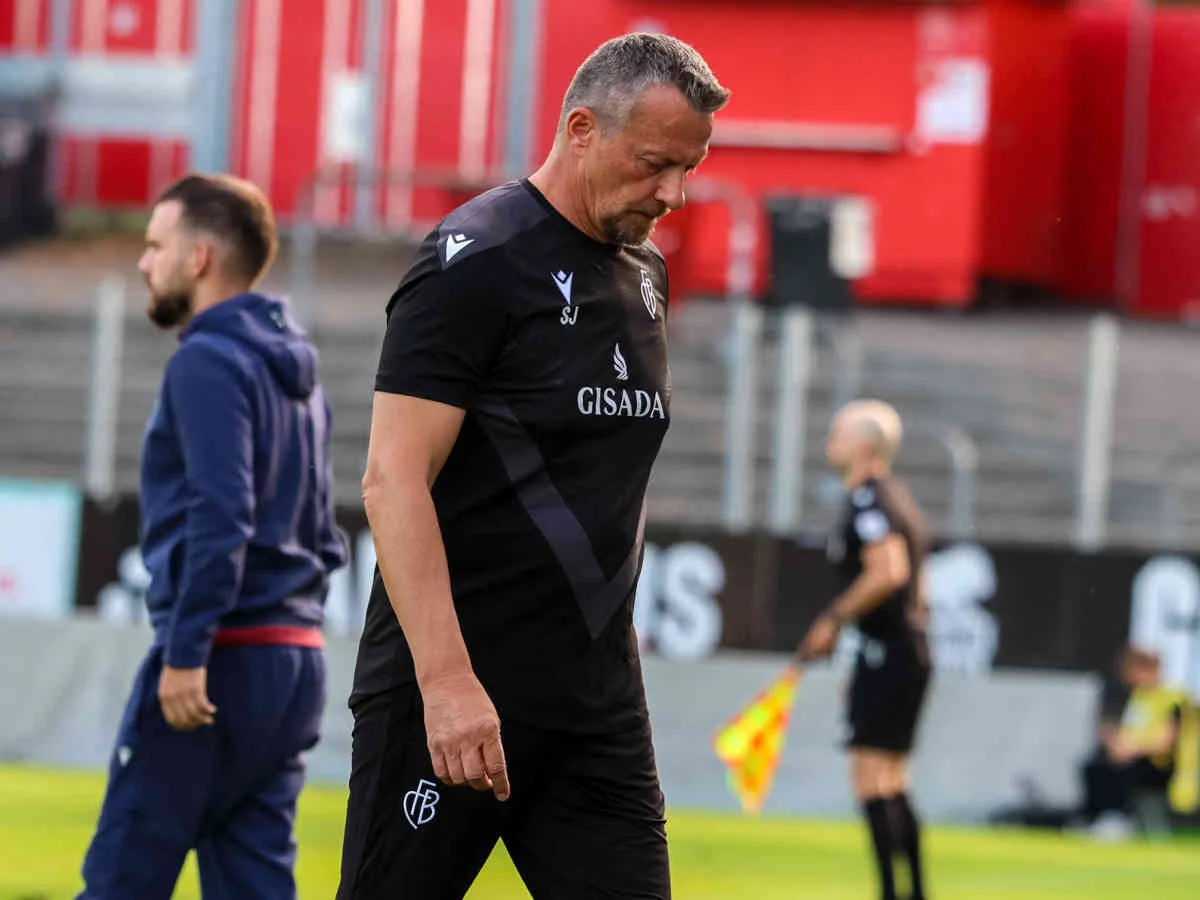 Slavisa Jokanovic muss vor seinem ersten Ligaspiel als Basler Trainer bereits zittern
